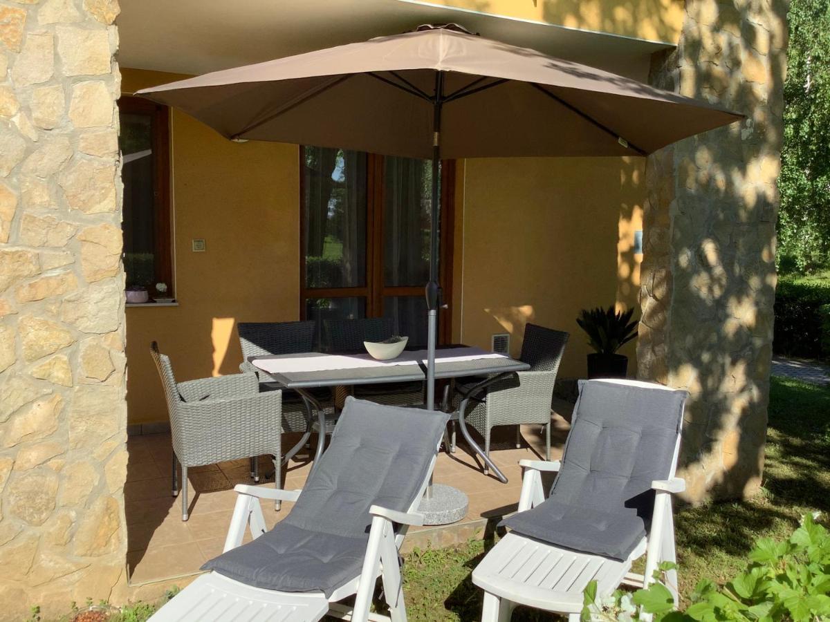 Apartman Golf Lux Бюк Экстерьер фото