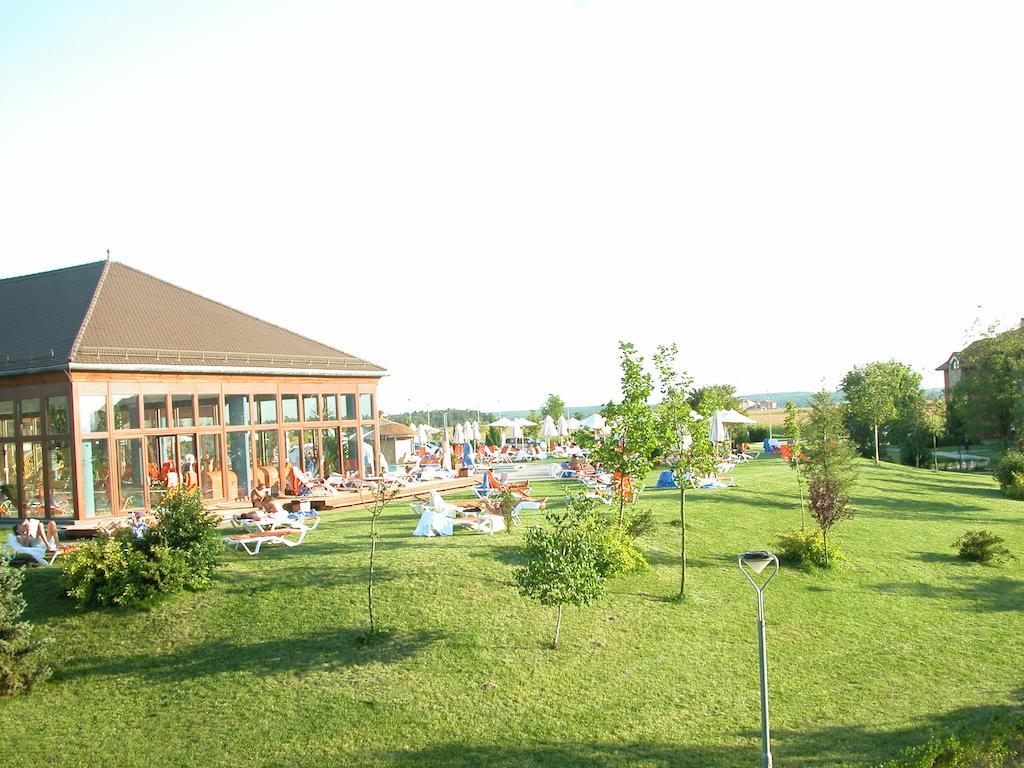 Apartman Golf Lux Бюк Экстерьер фото